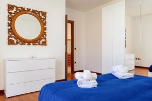 3 bedrooms, desk, iron/ironing board, WiFi