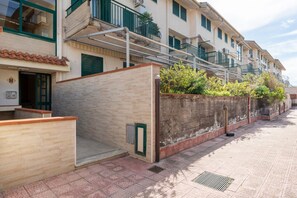 Exterior - GuestHost - Comfortable and modern 40 sqm apartment with balcony, for 4 people, located on the first floor of a building (NO elevator) inside the Sileno Beach residential complex. The property is located in a central position, a few minutes on foot from  (Giardini Naxos)