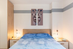 1 bedroom, iron/ironing board, travel cot, WiFi