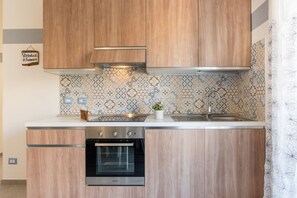 Horno, placa de cocina y tostadora