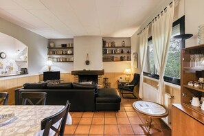 บริเวณนั่งเล่น