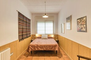 2 ห้องนอน, เตารีด/โต๊ะรีดผ้า, Wi-Fi ฟรี, ผ้าปูที่นอน