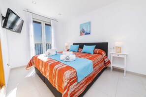 3 dormitorios, tabla de planchar con plancha, wifi gratis y ropa de cama