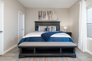3 bedrooms, iron/ironing board, travel cot, free WiFi - Walk-In 3BR Condo Near Strip & SDC (Branson)