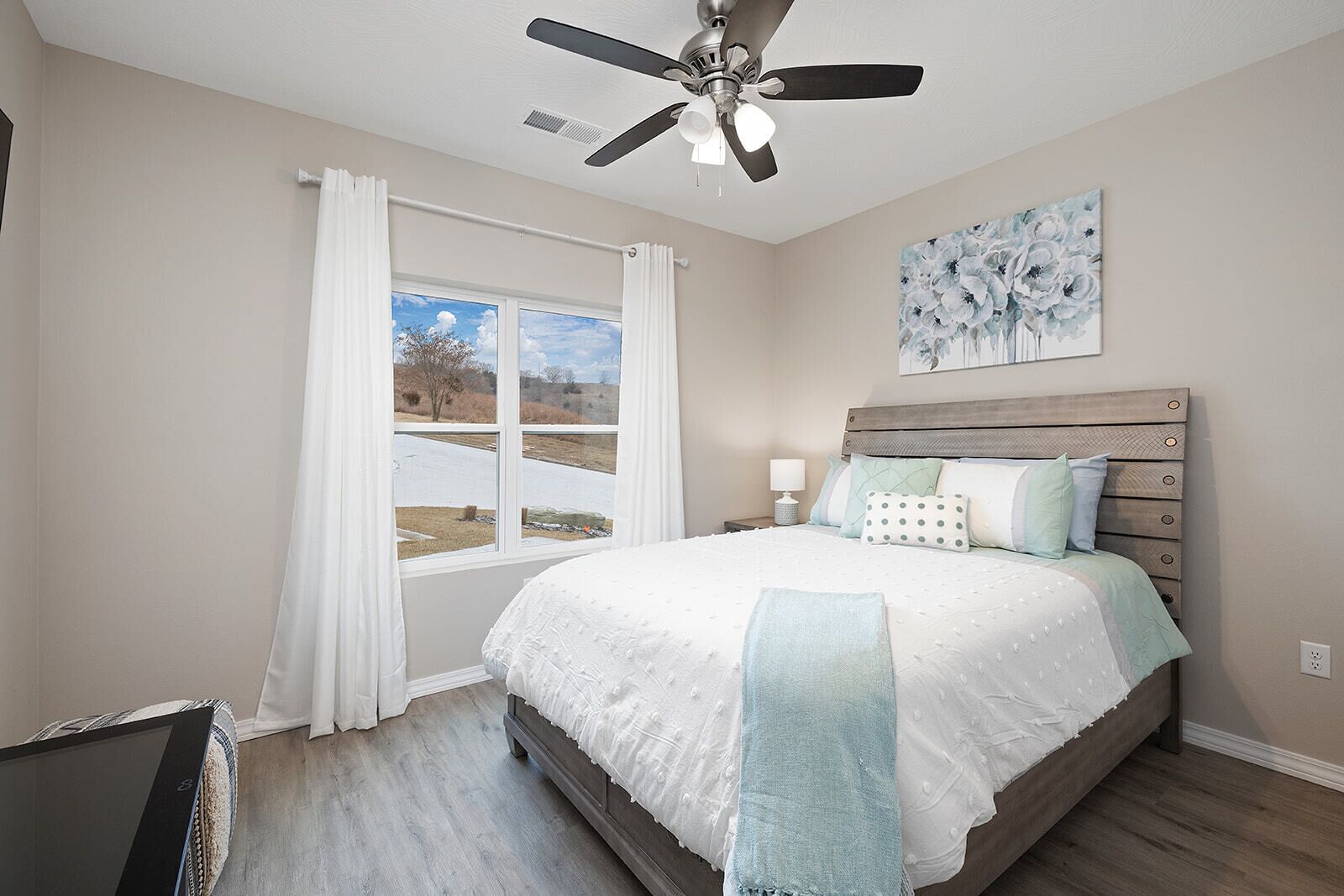 3 bedrooms, iron/ironing board, travel crib, free WiFi