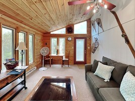 House (3 Bedrooms) | Property amenity