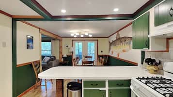 House (3 Bedrooms) | Property amenity