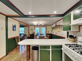 House (3 Bedrooms) | Property amenity