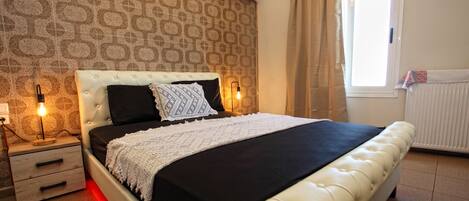 3 bedrooms, premium bedding, blackout curtains, soundproofing