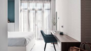 Superior Double Room with Balcony | Hypo-allergenic bedding, pillowtop beds, minibar, in-room safe