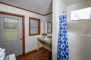 單棟房屋, 多張床, 壁爐, 山景 | 浴室 | 提供毛巾、廁紙