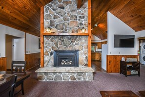 独立别墅, 多张床, 壁炉, 山景 | 住宿内部