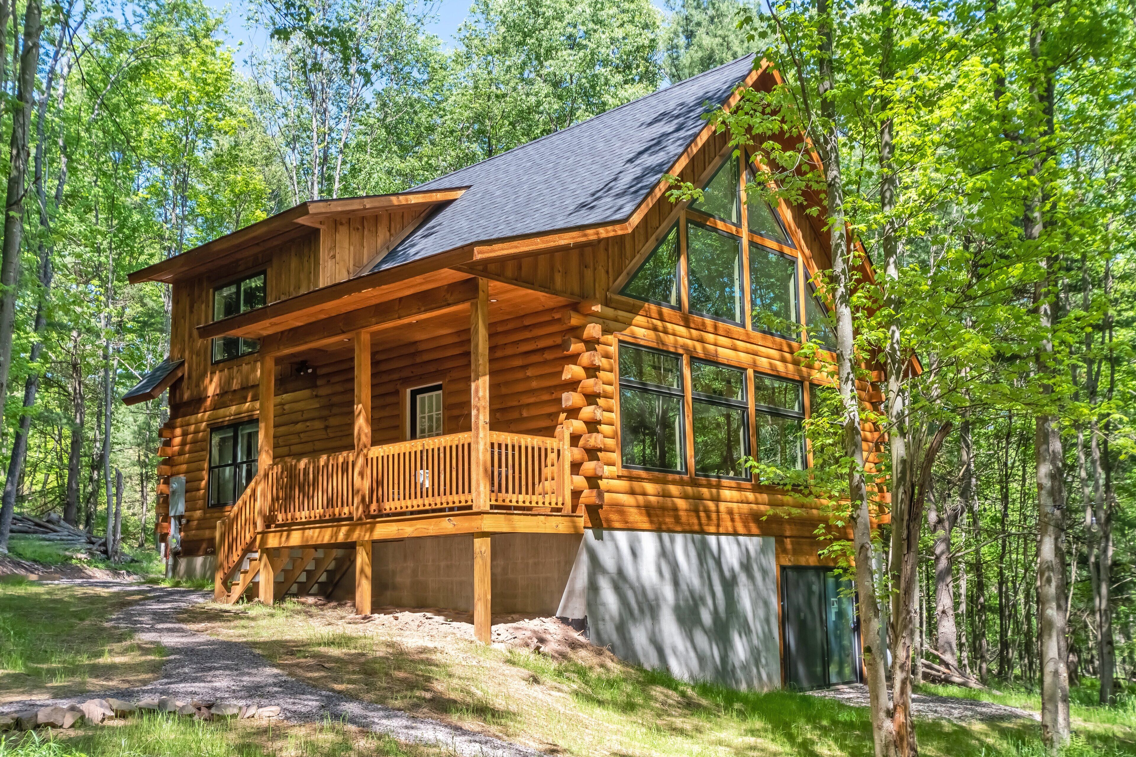 House (4 Bedrooms) | Exterior