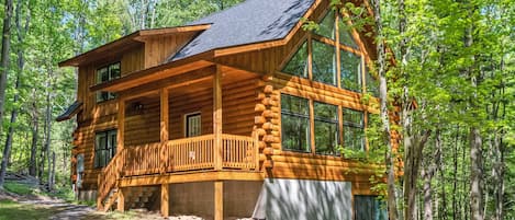 House (4 Bedrooms) | Exterior