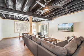 獨棟房屋 (4 Bedrooms) | 住宿設施服務