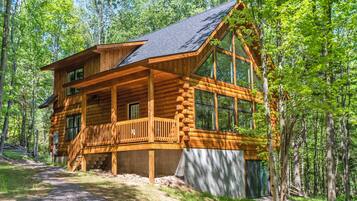 House (4 Bedrooms) | Front of property