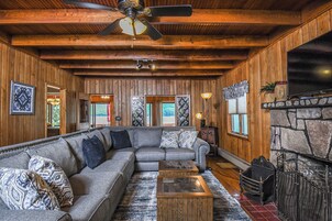 House (5 Bedrooms) | Property amenity