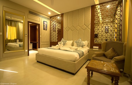 Deluxe-værelse med dobbeltseng eller 2 enkeltsenge | Skrivebord, gratis Wi-Fi, sengetøj