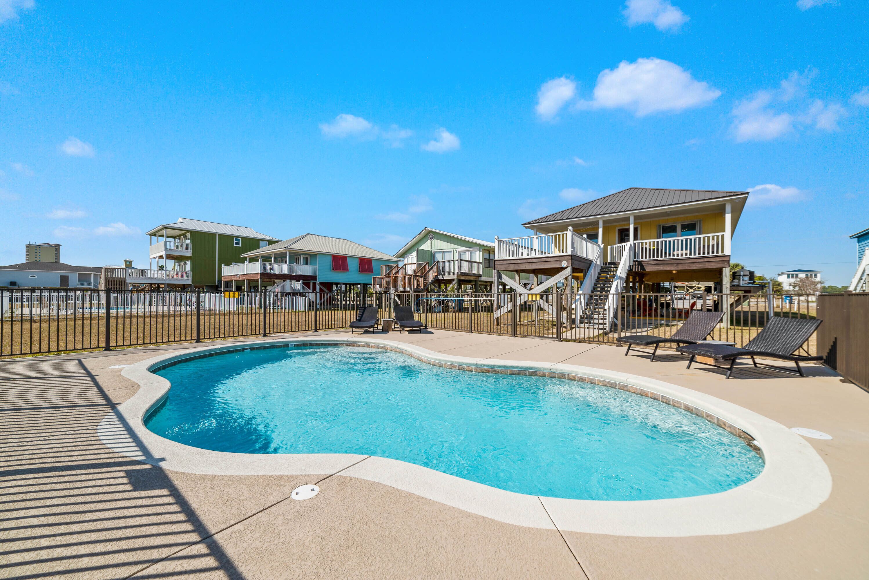 Heated Pool|Walk2Beach|Pet Friendly