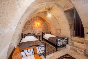 Classic Twin Room | Premium bedding, individually decorated, individually furnished