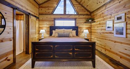 PROMO 10%OFF| Spacious Pet-Friendly Cabin w/ Playground, Hot Tub & Fire Pit