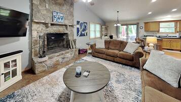 House (4 Bedrooms) | Front of property