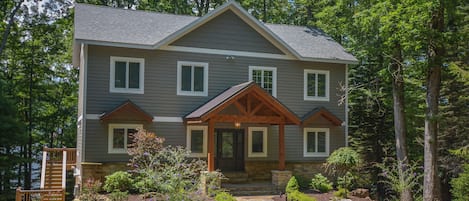House (5 Bedrooms) | Front of property