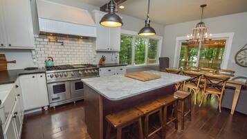 House (5 Bedrooms) | Property amenity