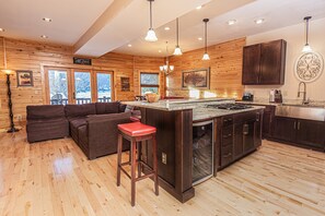 Studio (5 Bedrooms) | Property amenity - Cedar Shores Villa 03 by Taylor Made Deep Creek (McHenry)