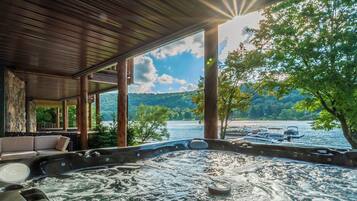 Studio (5 Bedrooms) | Property amenity