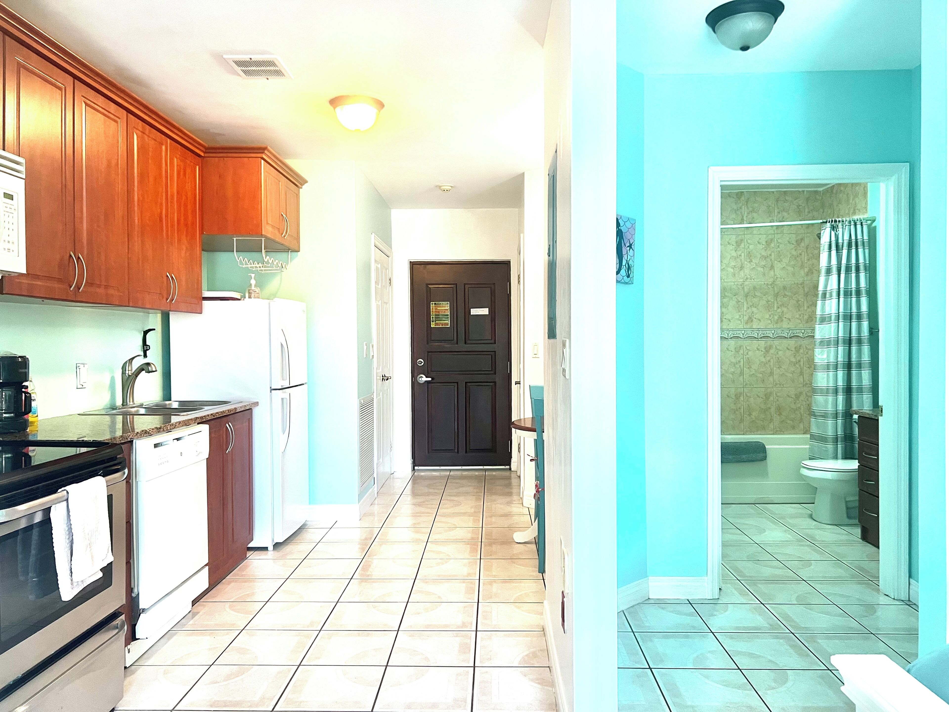 Microwave, dishwasher, coffee/tea maker, cookware/dishes/utensils