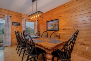 Studio (5 Bedrooms) | Property amenity