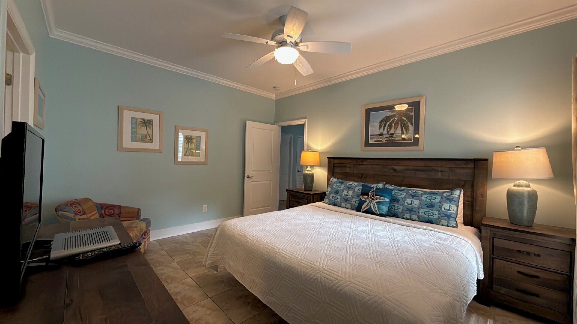 4 bedrooms, iron/ironing board, free WiFi, bed sheets