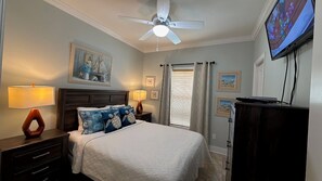 4 bedrooms, iron/ironing board, free WiFi, bed sheets
