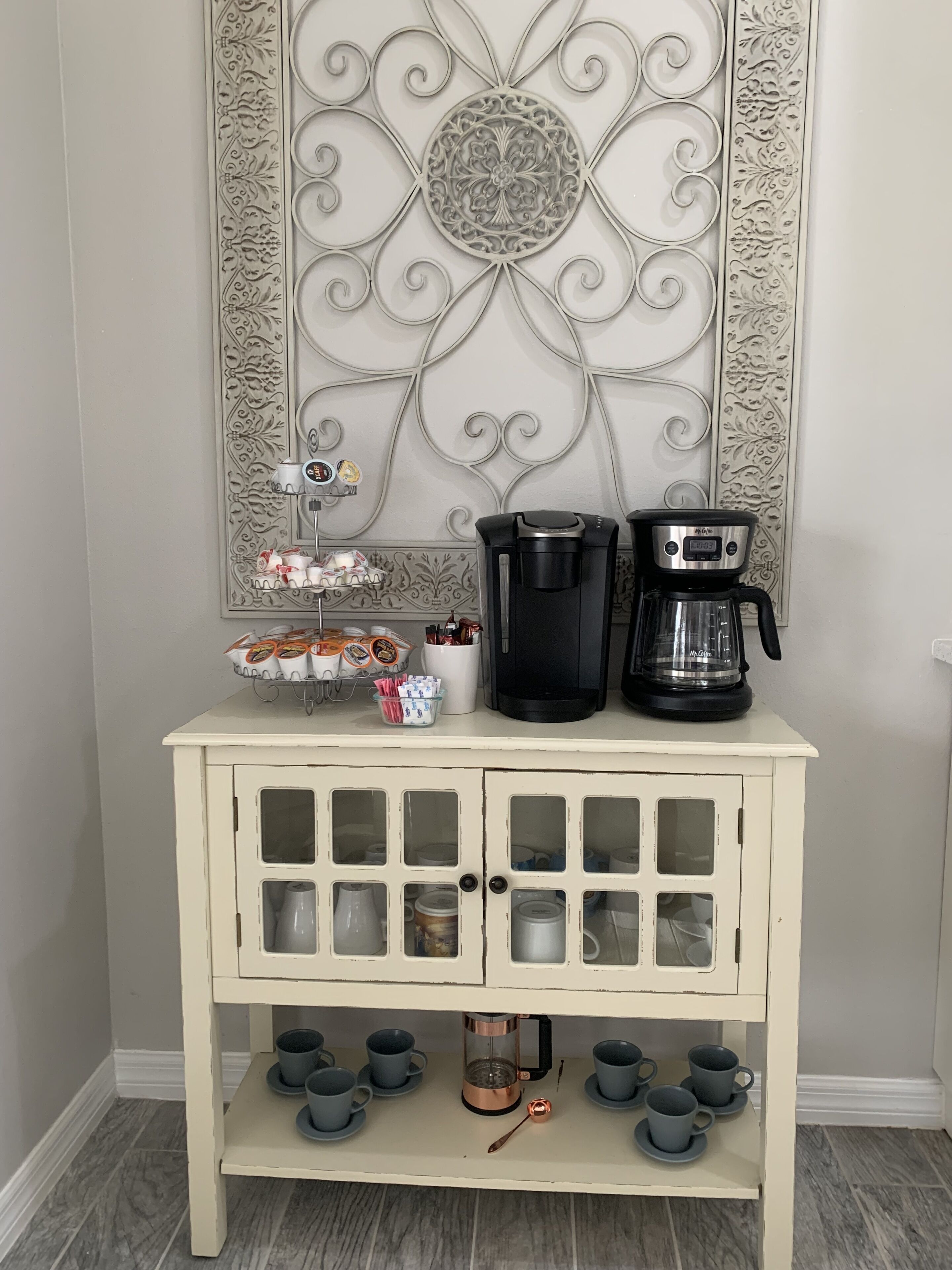 Luxury Lake Home near parks and MCO airport. Private Pool and spa. Themed rooms.