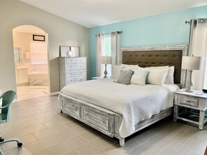 6 bedrooms, desk, iron/ironing board, free WiFi