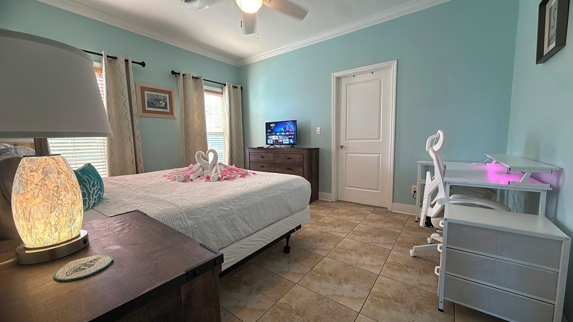 4 bedrooms, free WiFi, bed sheets
