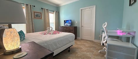 4 bedrooms, free WiFi, bed sheets