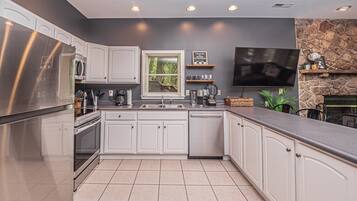 House (4 Bedrooms) | Property amenity