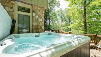 House (4 Bedrooms) | Property amenity