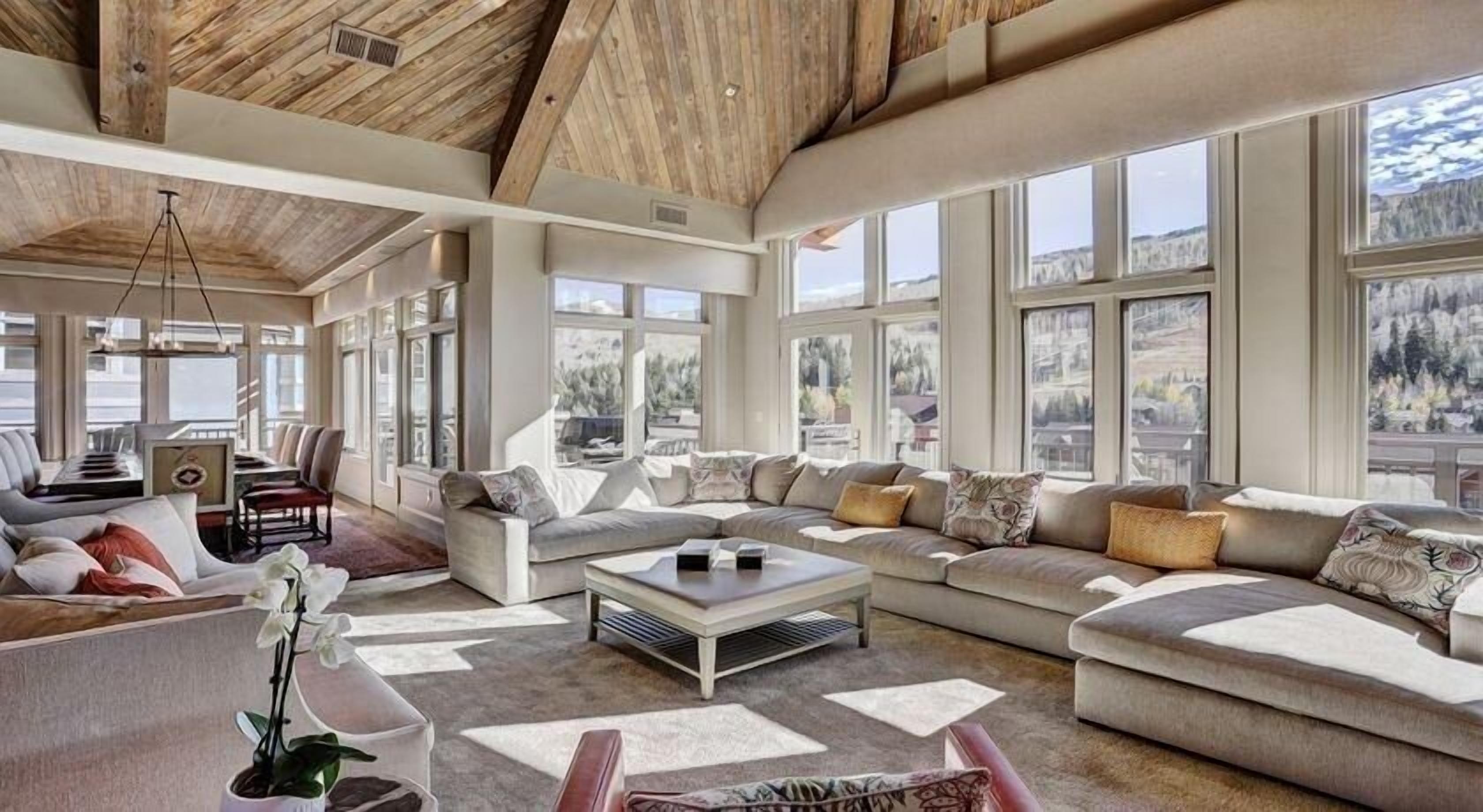 Condo, 4 Bedrooms | Living area