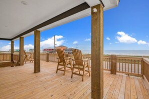 House, 3 Bedrooms | Terrace/patio