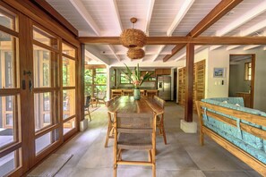 Dining - Gated Beachfront Community- Huge Natural Pool- TRIPLE Suites Birders delight! (Puerto Viejo)