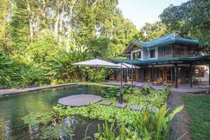 Exterior - Gated Beachfront Community- Huge Natural Pool- TRIPLE Suites Birders delight! (Puerto Viejo)