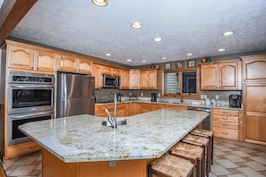 House (Multiple Bedrooms) | Property amenity