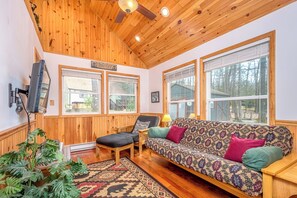 House (3 Bedrooms) | Property amenity