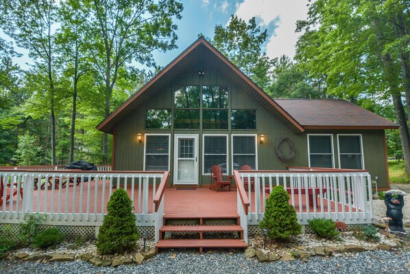 House (3 Bedrooms) | Exterior