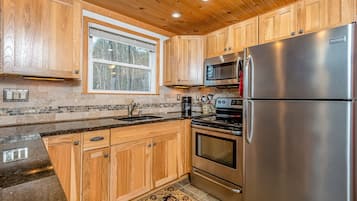 House (3 Bedrooms) | Property amenity