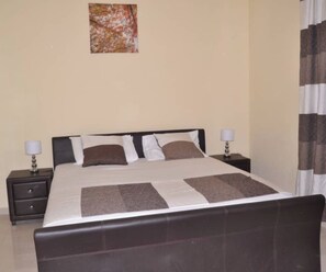 4 slaapkamers, een strijkplank/strijkijzer, wifi (toeslag)