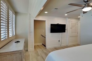 4 室のベッドルーム、アイロン / アイロン台、WiFi、ベッドシーツ